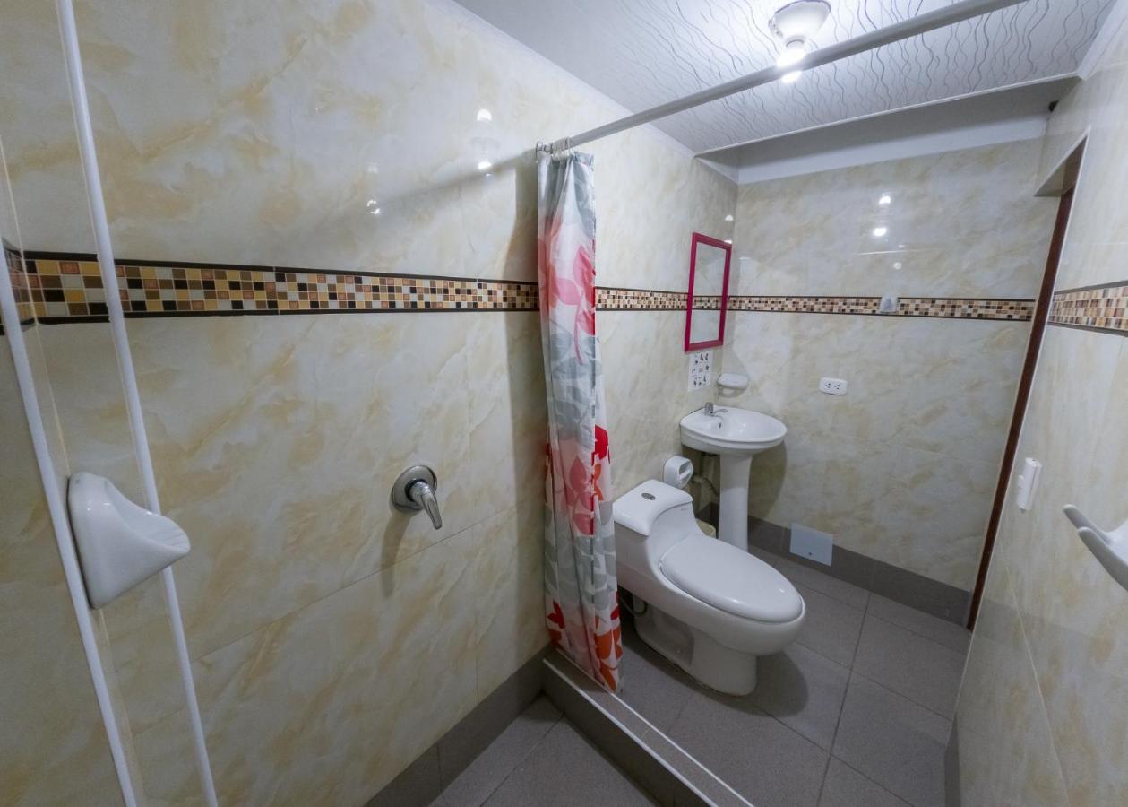 Libelula Hotel Puerto Maldonado Buitenkant foto