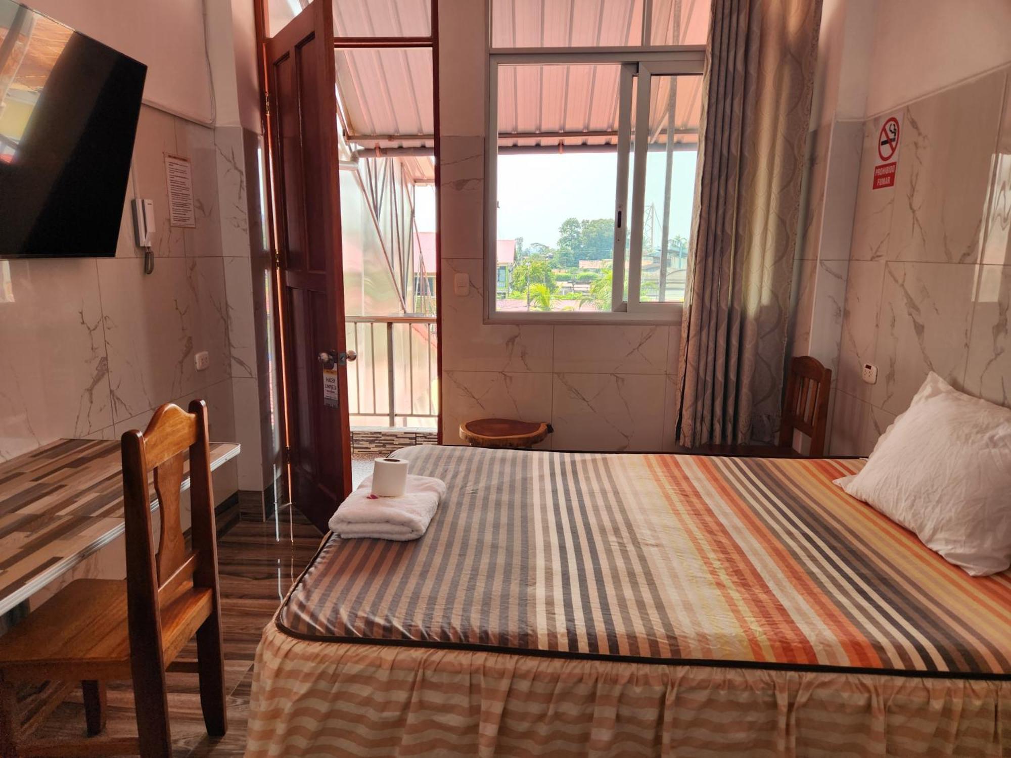 Libelula Hotel Puerto Maldonado Buitenkant foto